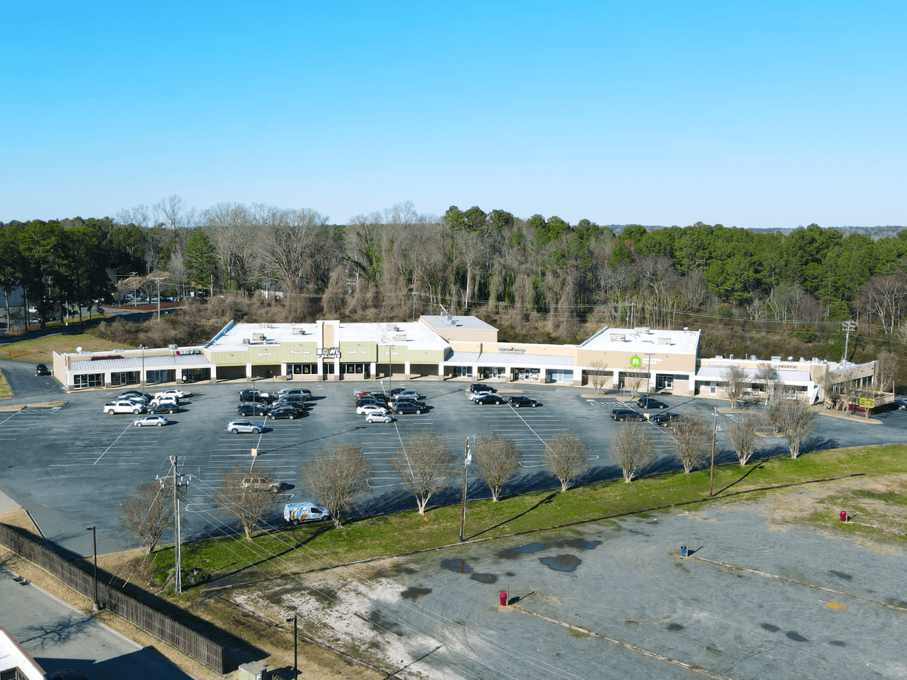 LAKESIDE WEST SHOPPING CENTER