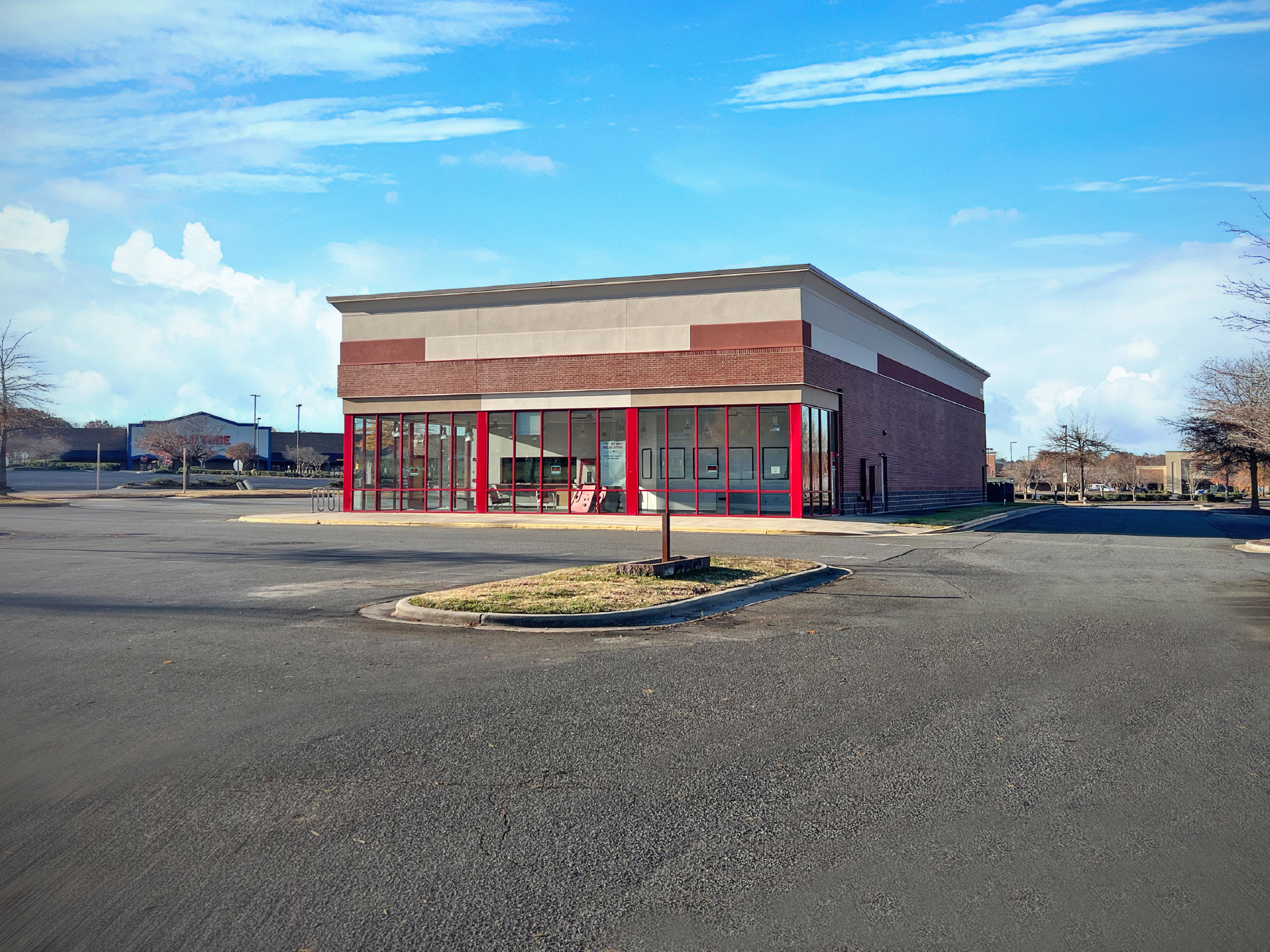 Freestanding Retail Building – Former Discount Tire