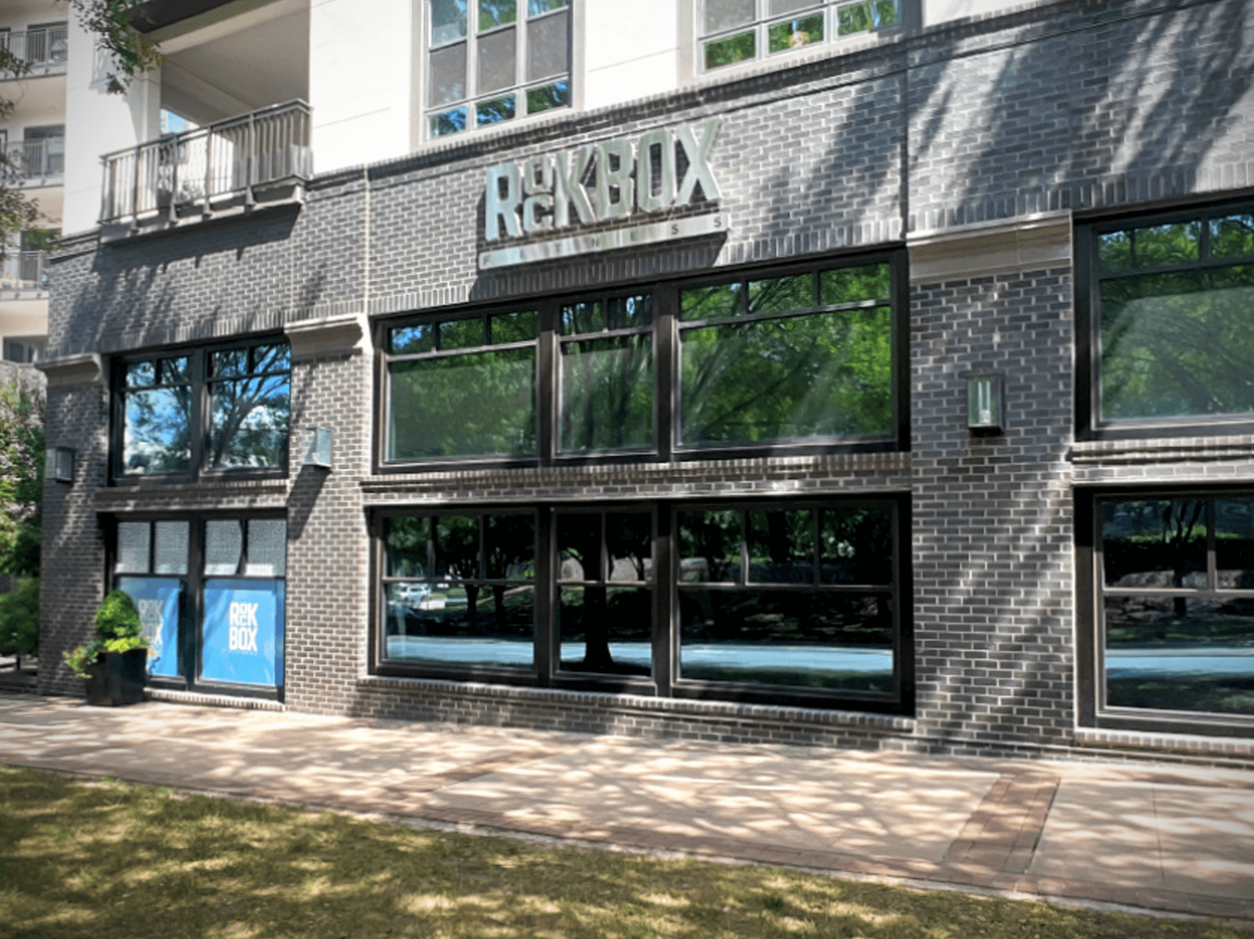 ±3,159 SF FORMER FITNESS SPACE